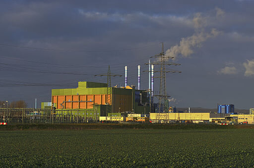 Incinerator (waste-to-energy plant; waste incineration plant), Industry park Höchst, Hesse, Germany.. Norbert Nagel, CC BY-SA 3.0 &lt;https://creativecommons.org/licenses/by-sa/3.0&gt;, via Wikimedia Commons